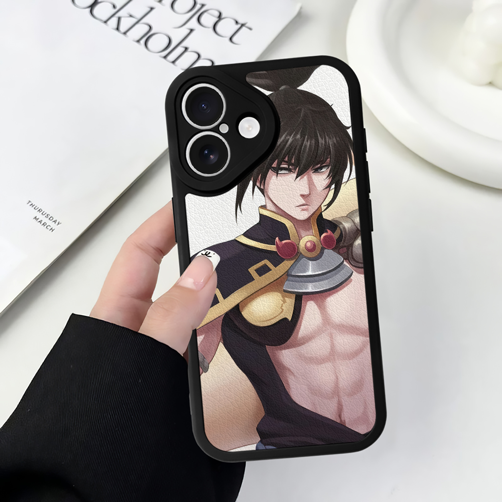 （画像用） ぎんたま 坂田銀時（さかたぎんとき） 神楽 志村新八（しむら しんぱち） GINTAMA Sakata Gintoki Kagura Shimura Shinpachi 【iPhone 16シリーズ対応】シリコンスマホケース（レザー調） 材質：シリコン